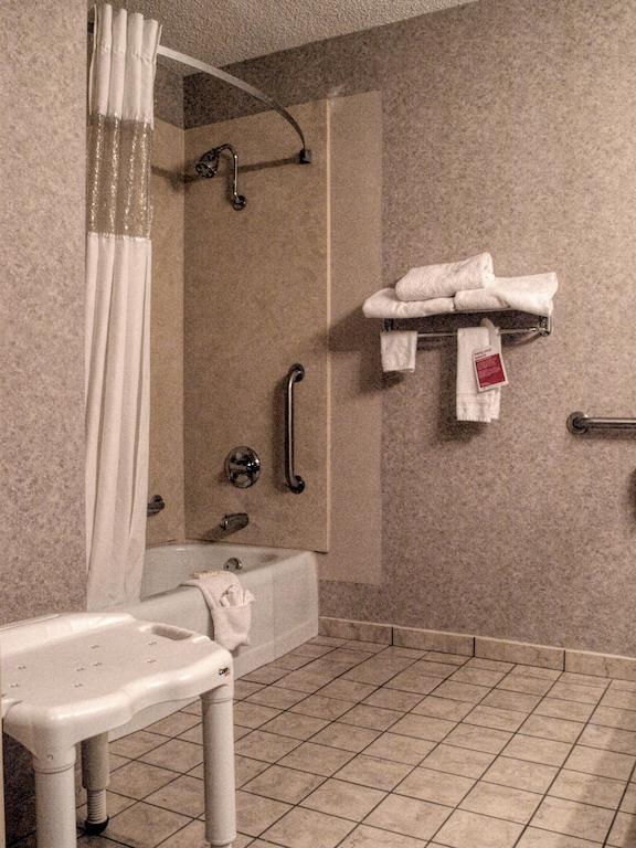 Queen Room Disability Access,122017138:JPEG